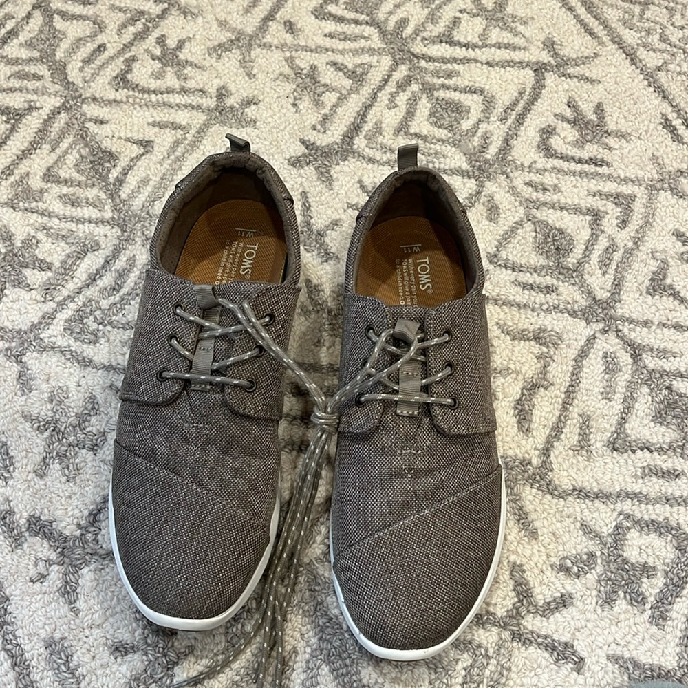 Toms Tennis Shoes!